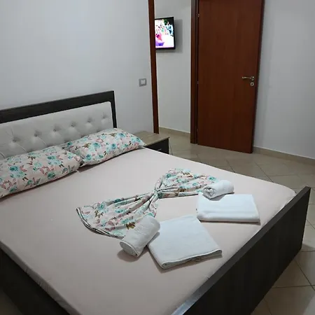 Iris Apartaments Sakes Exterior photo