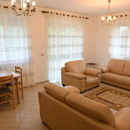 Iris Apartaments Sakes Exterior photo