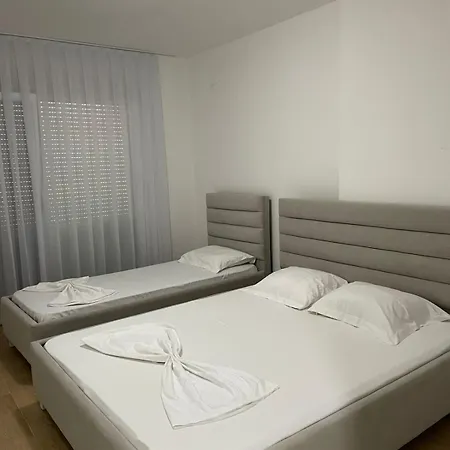 Iris Apartaments Sakes Exterior photo